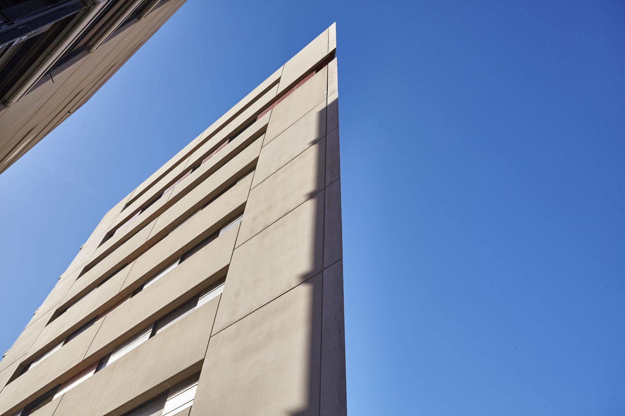 The Lonely Chimney Apartments Barcelona Exterior foto
